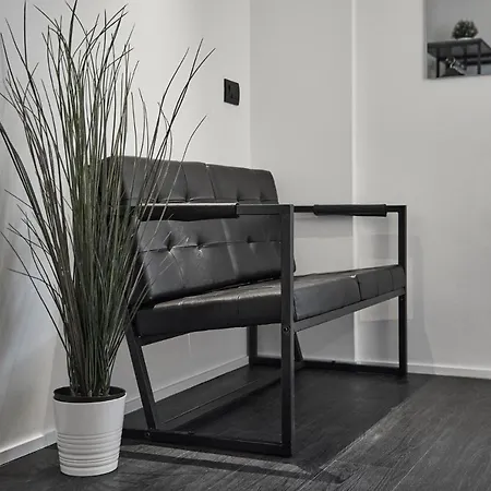 After8-black&white * 梅斯特雷