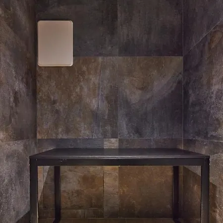 After8-black&white 梅斯特雷