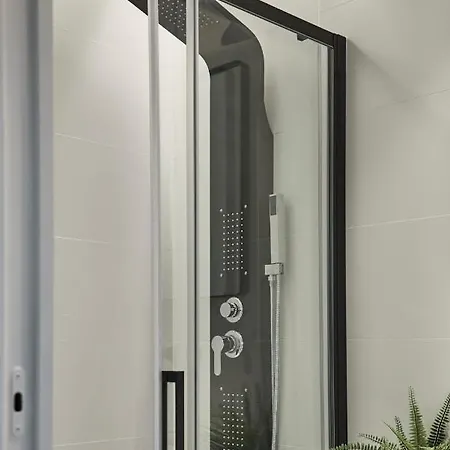 شقة After8-black&white ميستر