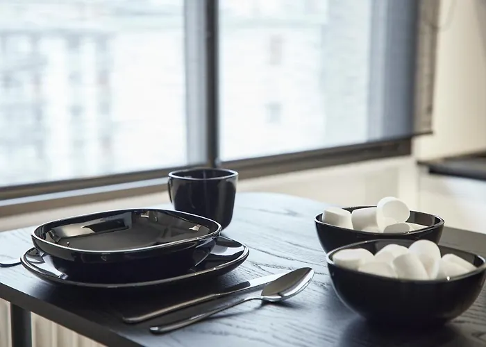 After8-black&white Apartment *