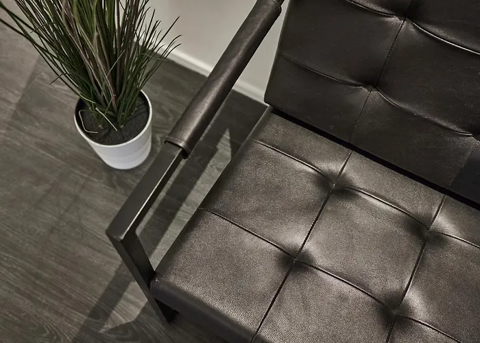 After8-black&white Apartment *